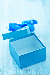 Image showing box for present