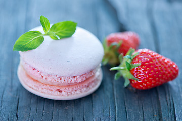 Image showing strawberry macaroons