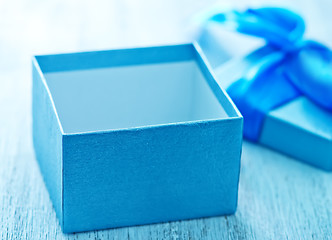 Image showing box for present