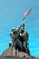 Image showing Statue of soldiers with the American Flag