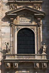 Image showing windows in the dome