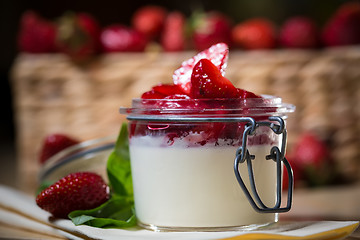 Image showing Strawberry tiramisu with mascarpone.