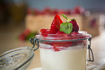 Image showing Strawberry tiramisu with mascarpone.