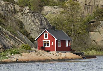 Image showing Cottage near the sea