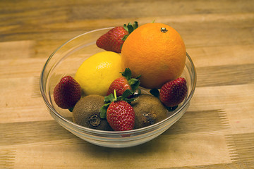 Image showing Bowl of fruits