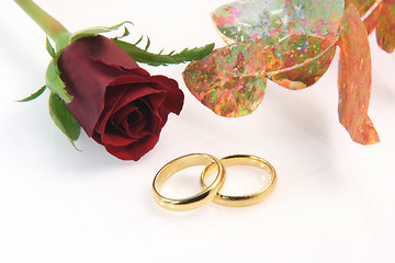 Image showing rings and flowers