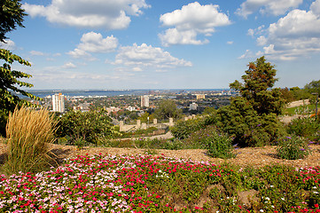 Image showing Few of a city from a park.