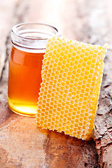 Image showing honey with honey comb