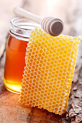 Image showing honey with honey comb