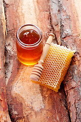 Image showing honey with honey comb