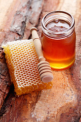 Image showing honey with honey comb