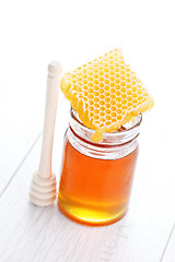 Image showing honey with honey comb