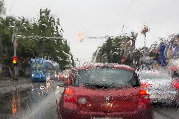 Image showing Water drops on the car windshield