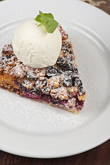 Image showing Crumble pie with black currants 