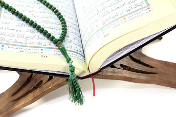 Image showing stand with Quran and rosary