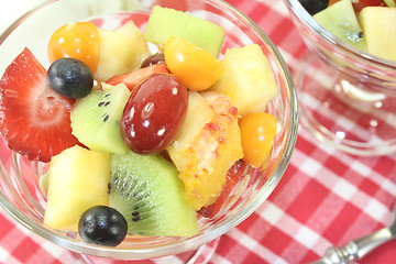 Image showing Fruit salad in a bowl