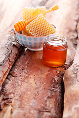 Image showing honey with honey comb