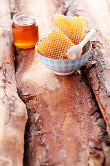 Image showing honey with honey comb