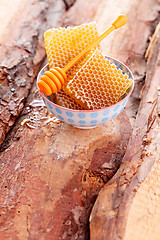 Image showing honey with honey comb