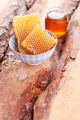 Image showing honey with honey comb