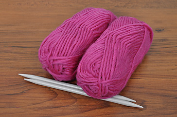 Image showing Ball of wool with knitting needles