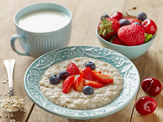 Image showing oats porridge for healthy breakfast