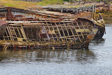 Image showing skeleton of an ancient ship after crash