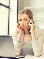 Image showing businesswoman with cell phone