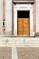 Image showing  italy  lombardy     in  the somma lombardo old   church    step