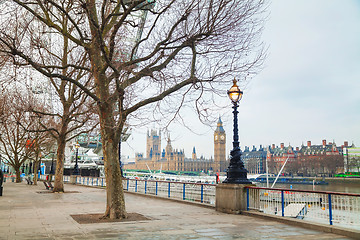 Image showing Overview of London with the Clock tower early in the morning