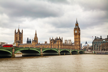 Image showing Overview of London with the Elizabeth Tower