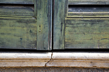Image showing window  varese palaces i      wood venetian blind concrete  bric