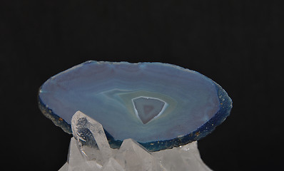 Image showing Agate on rock crystal