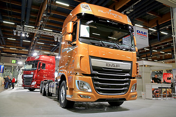 Image showing DAF XF 510 Euro 6 Truck Tractor on Display