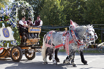 Image showing Oktoberfest horses pulling carriage