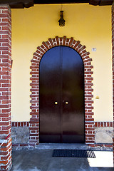 Image showing europe  italy  lombardy      in  the milano   church  door     b