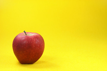 Image showing red apple