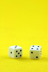 Image showing dices in yellow vertical