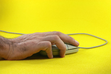 Image showing hand with mouse