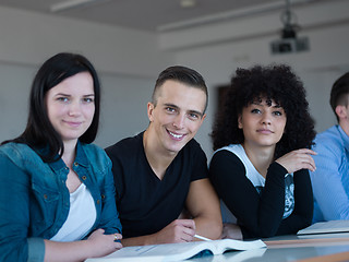 Image showing students group  study