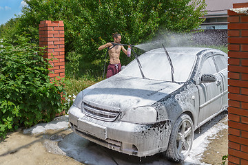 Image showing Washing car