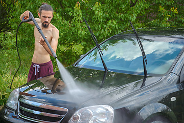 Image showing Washing car