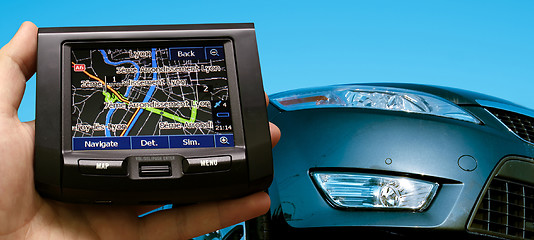 Image showing gps in a man hand