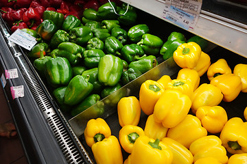Image showing Green and red bell peppers 