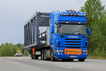 Image showing Scania Semi Truck Hauls a Wide Load
