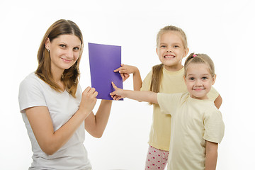 Image showing Happy children guess the color image