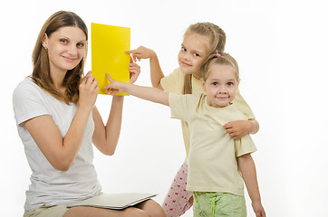 Image showing Children successfully guessed yellow in the picture