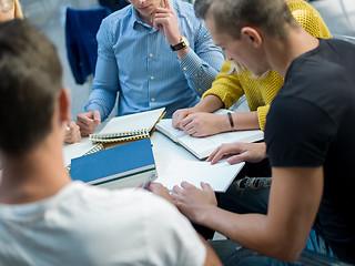 Image showing students group  study