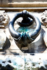 Image showing blue   handle in london antique concrete  