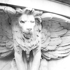 Image showing marble and statue in old city of london england